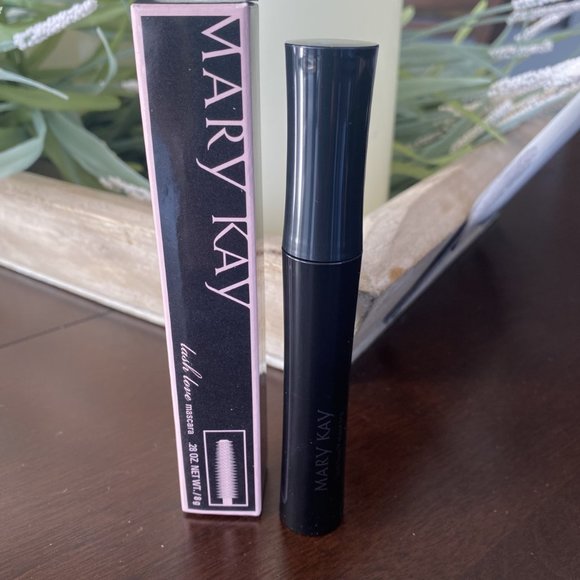 Lash Love Mascara In Black Mary Kay 8G - Picture 1 of 2